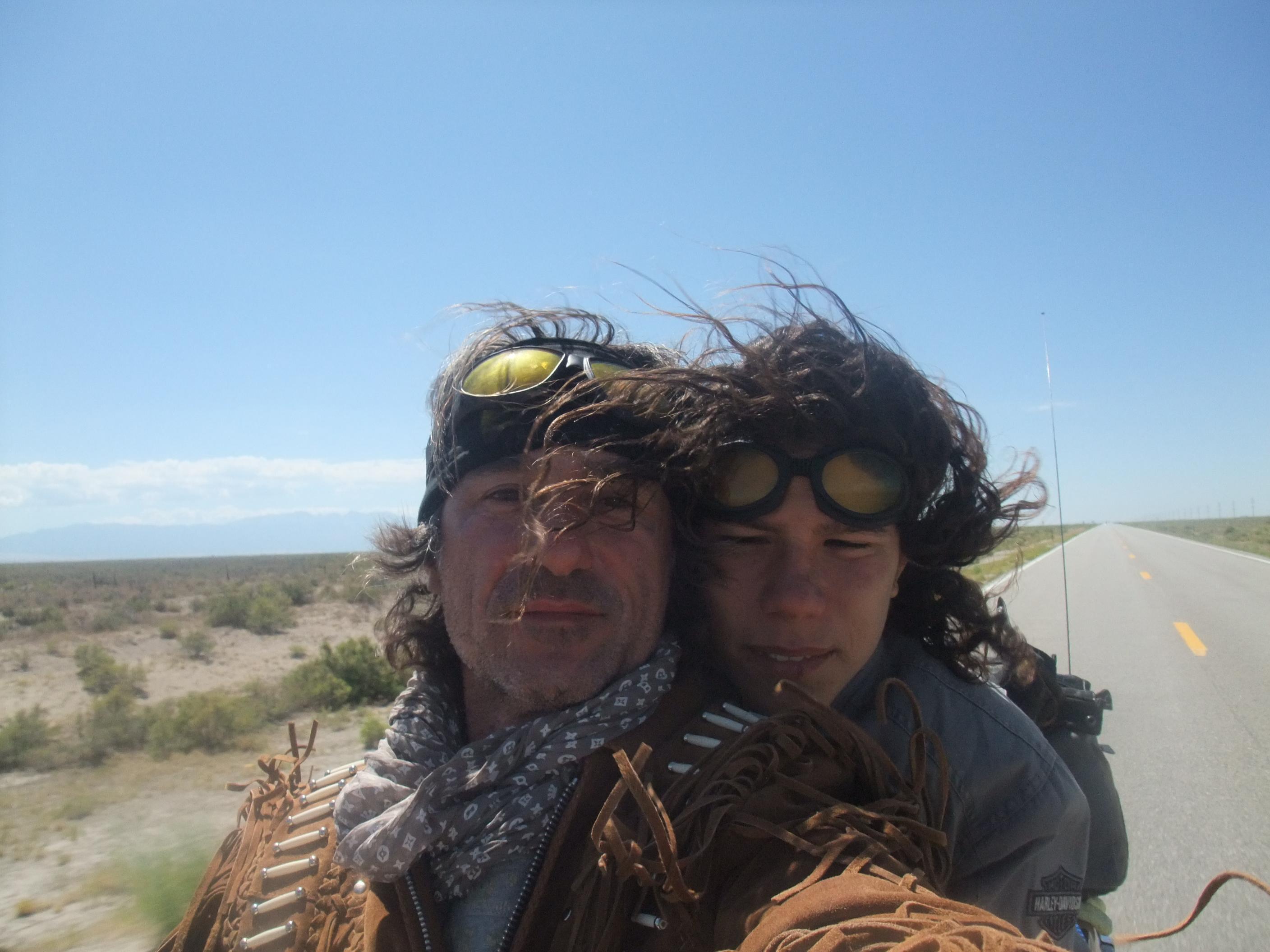 Franco e il figlio autistico Andrea, protagonisti del libro «Se ti abbraccio non aver paura»