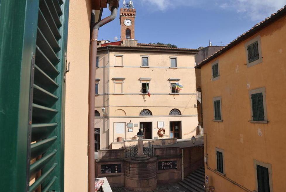 Doppio esposto per una lettera anonima 