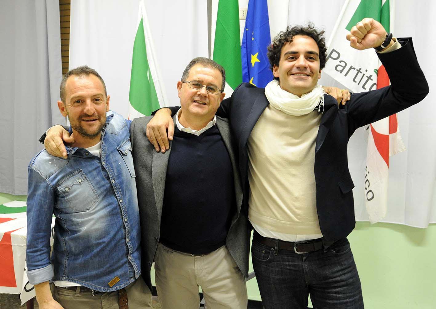 Ettore Rosalba, Massimo Giuliani e Valerio Fabiani in una foto scattata la sera dell'elezione del sindaco (foto PaBar)