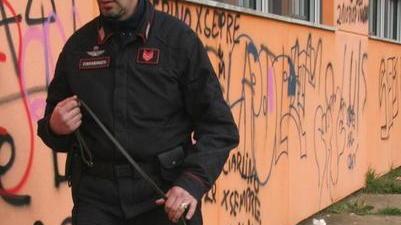 Spacciava davanti a scuola Giovane finisce in manette