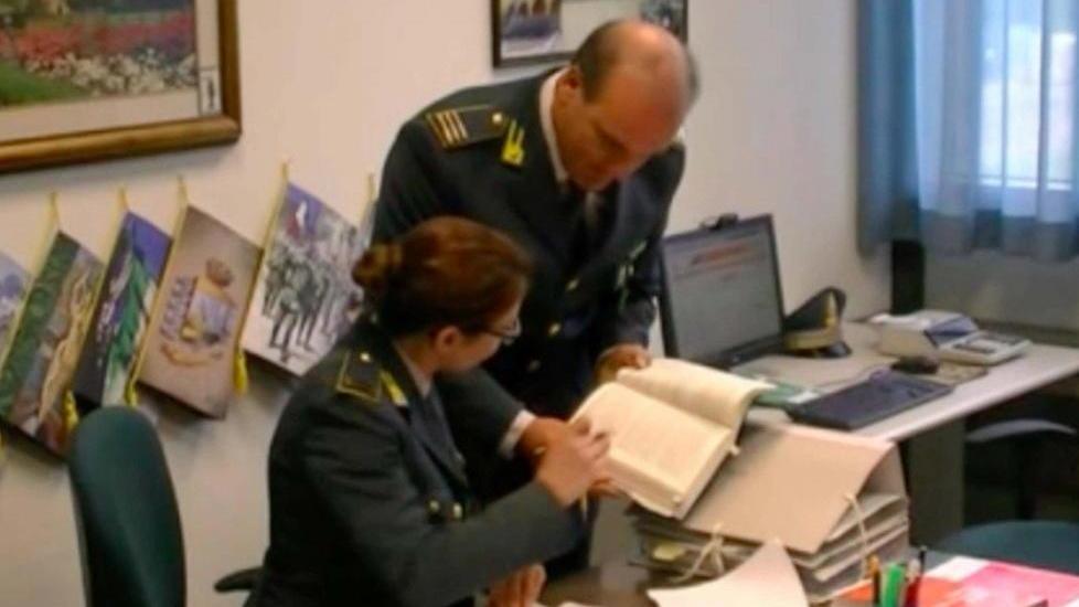 Truffa allo Stato, la Finanza sequestra villa con piscina