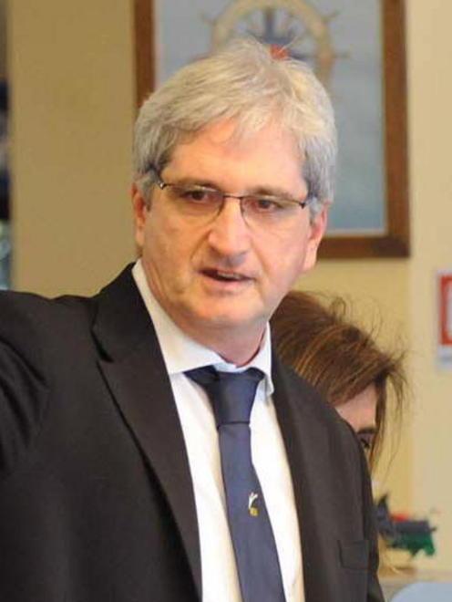 Authority, proroga di sei mesi a Guerrieri 