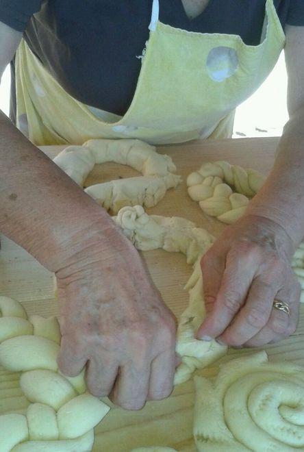 Laboratori per imparare a fare il pane e giocare a scacchi