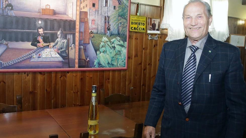 Torna nel casolare in cui fu prigioniero