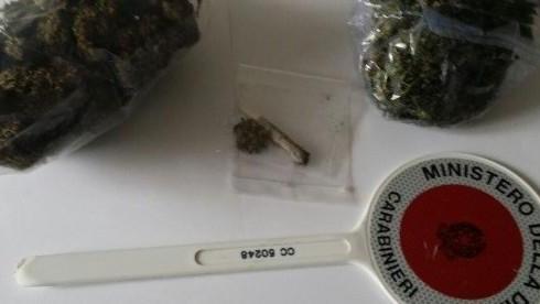 Mirabello, droga nell’auto