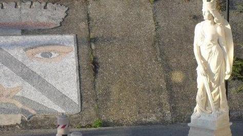 Il Monumento ai Caduti brilla di nuovo