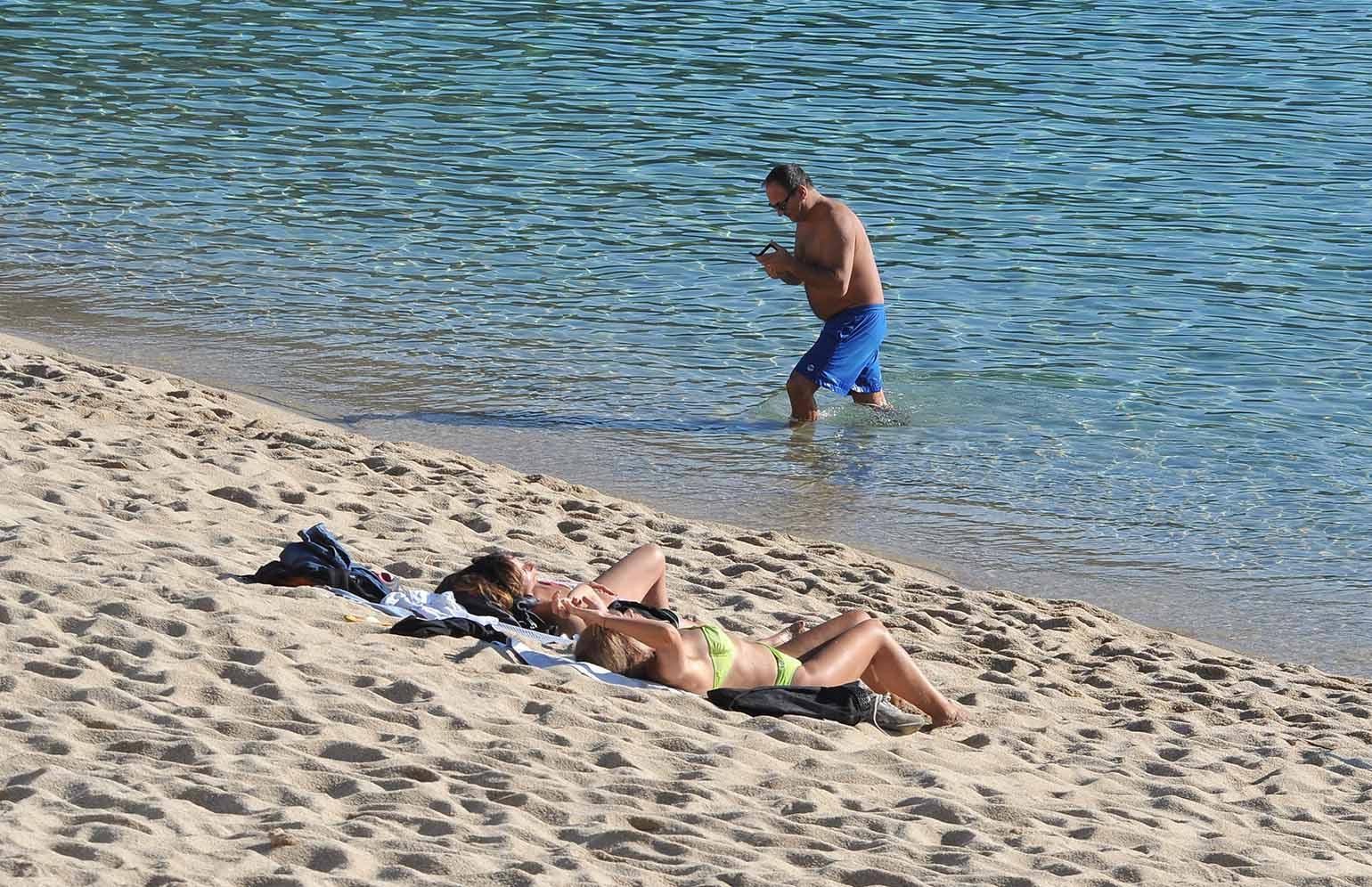 Domenica di novembre al mare sulla spiaggia di Cavoli (foto di Gio' Di Stefano)