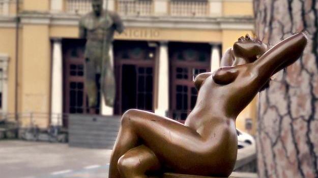 La scultrice delle donne che ha scoperto Pietrasanta a New York
