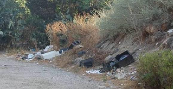 Amianto in strada protestano i 5 Stelle 