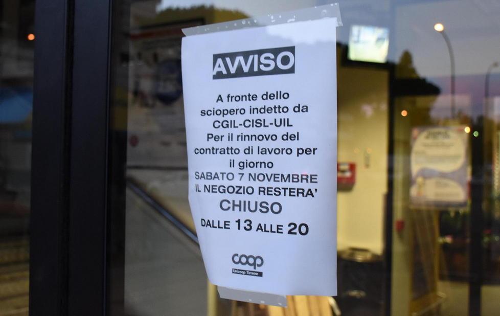 Dipendenti Coop in piazza E il 19 dicembre si replica 