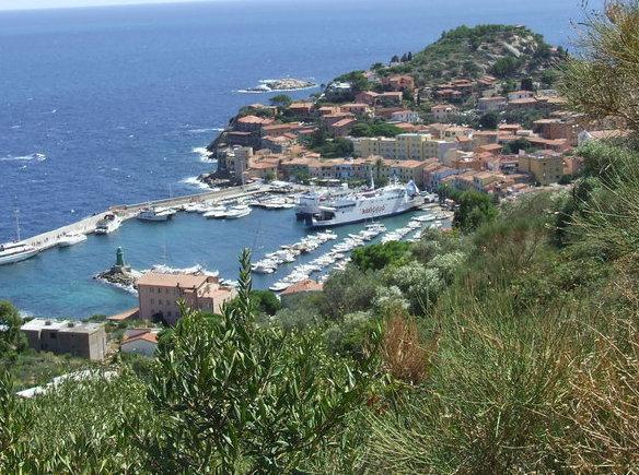 Ormeggi, pesca, servizi Porto Ercole ha il piano 