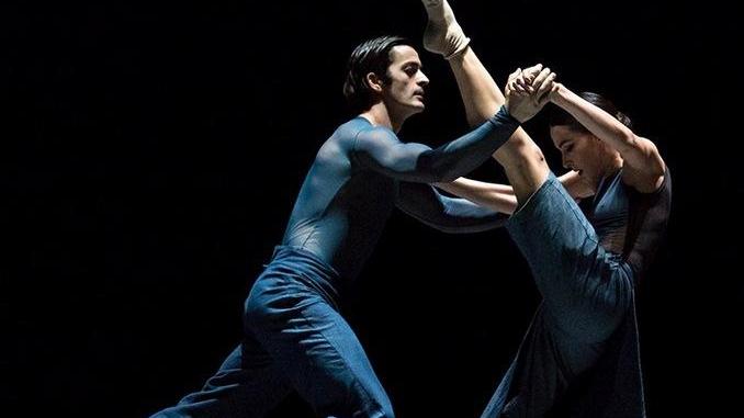 Emozioni e applausi con Aterballetto