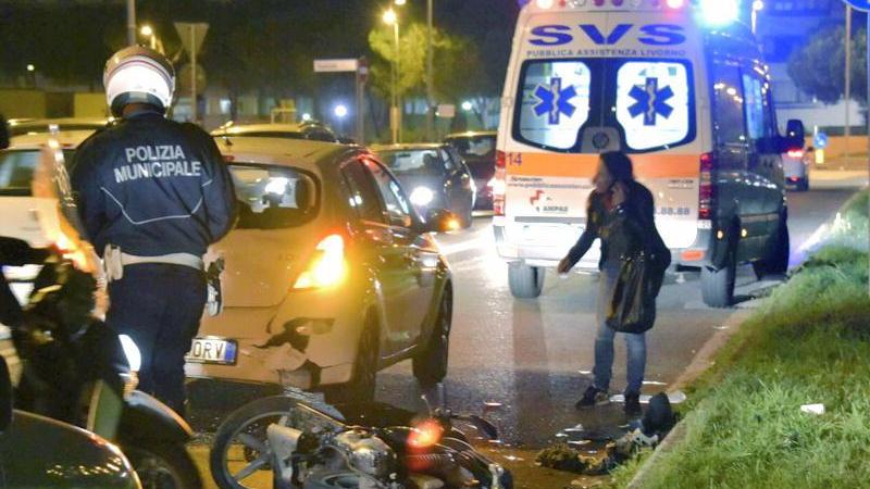 I mezzi coinvolti nel'incidente in via Sicilia