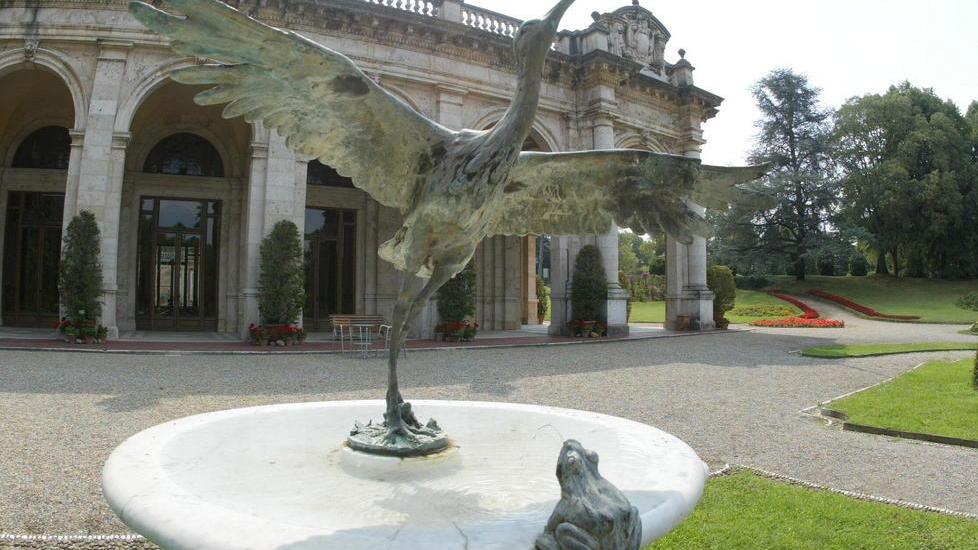 La fontana con la rana e l'airone di Romanelli (Foto Nucci)
