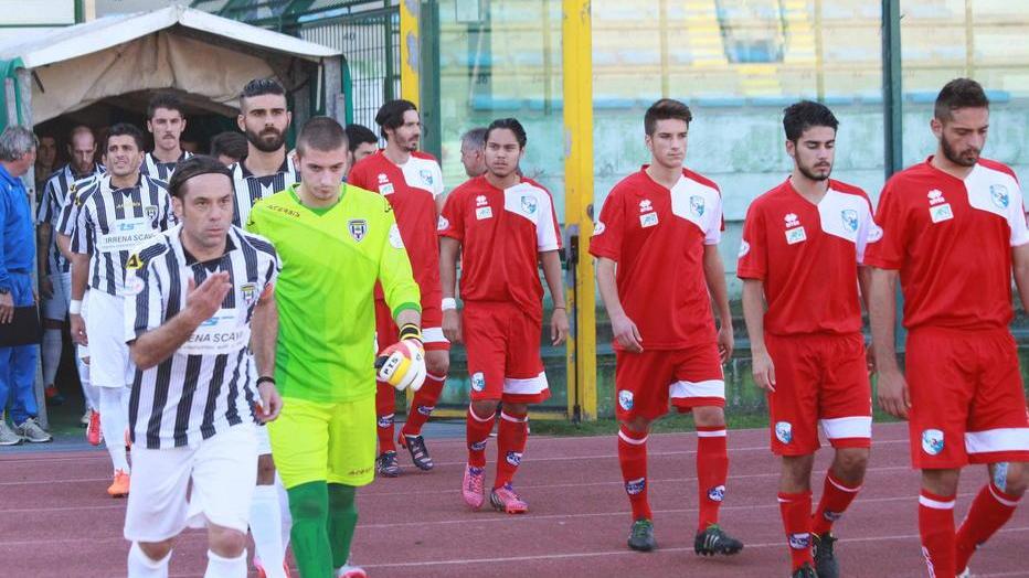 Il Viareggio spreca e ringrazia i legni pari con lo Scandicci