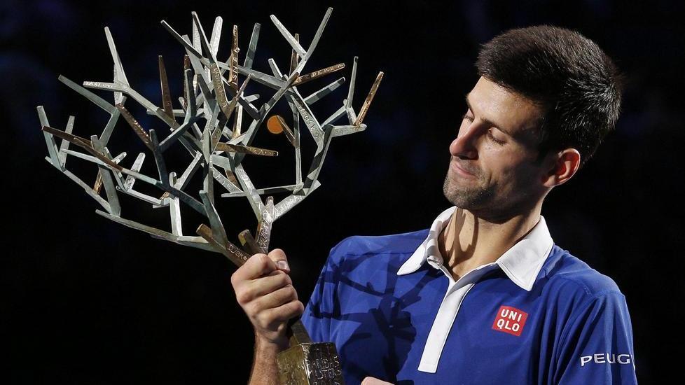 Djokovic cannibale: travolto Murray a Bercy