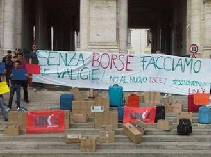 Borse di studio per pochi, tutti contro il nuovo Isee 