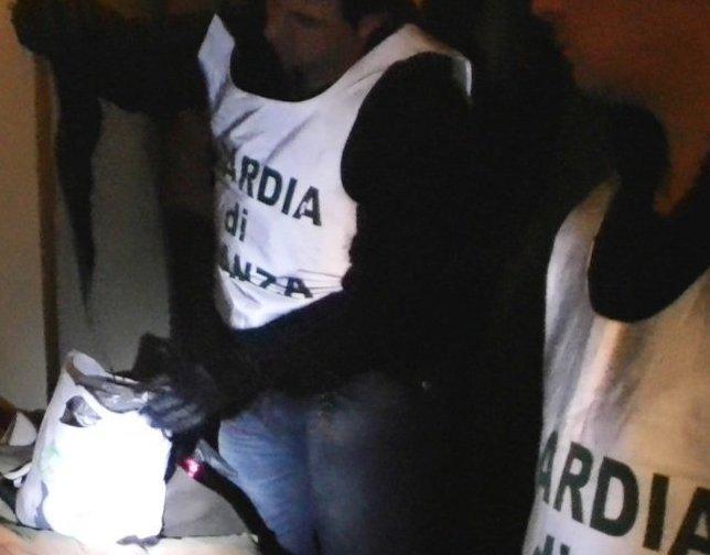 Botte, minacce e voodoo per far prostituire una minore