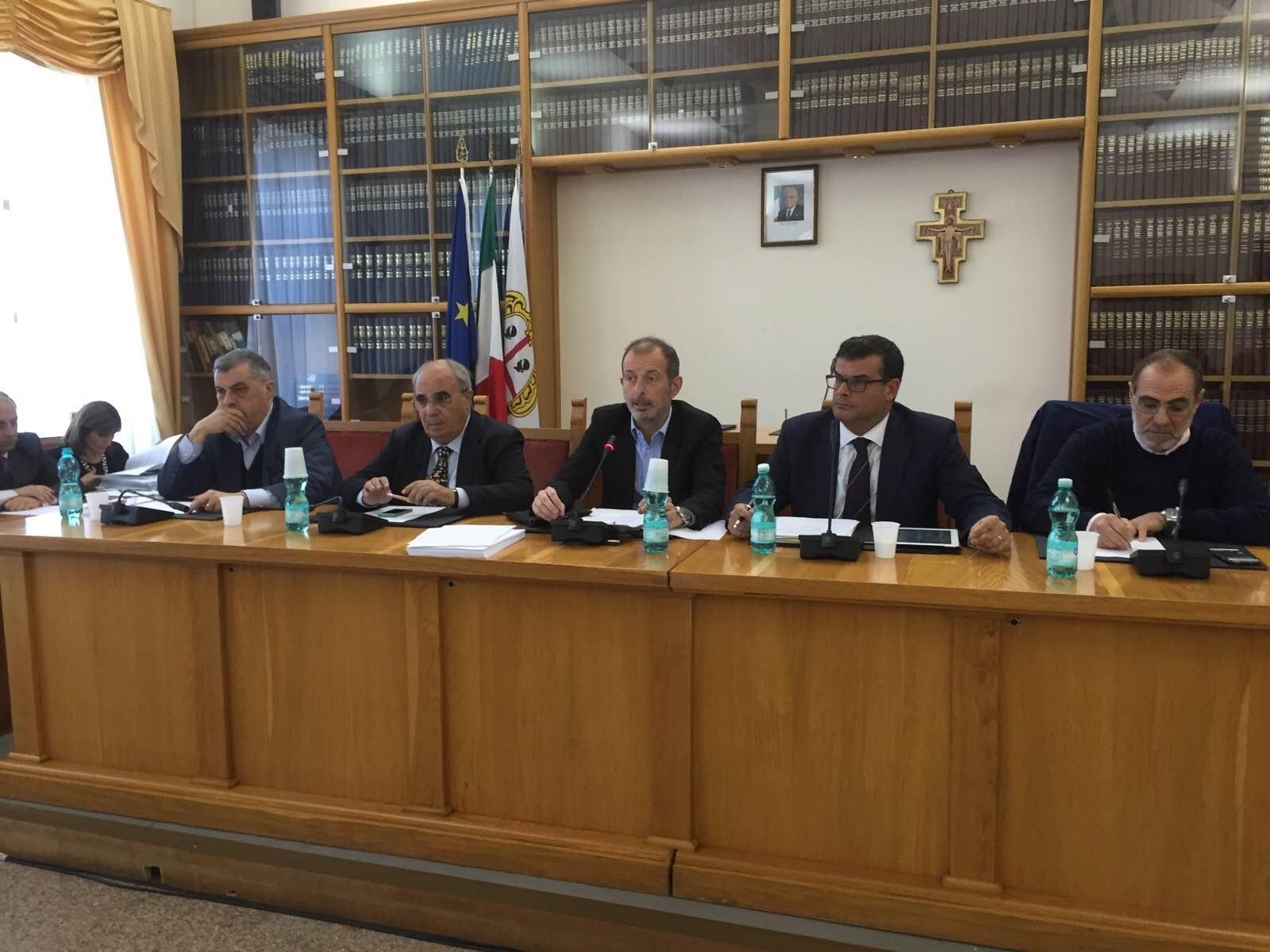 L'assessore regionale alla Sanità Arru con i sindaci della Gallura