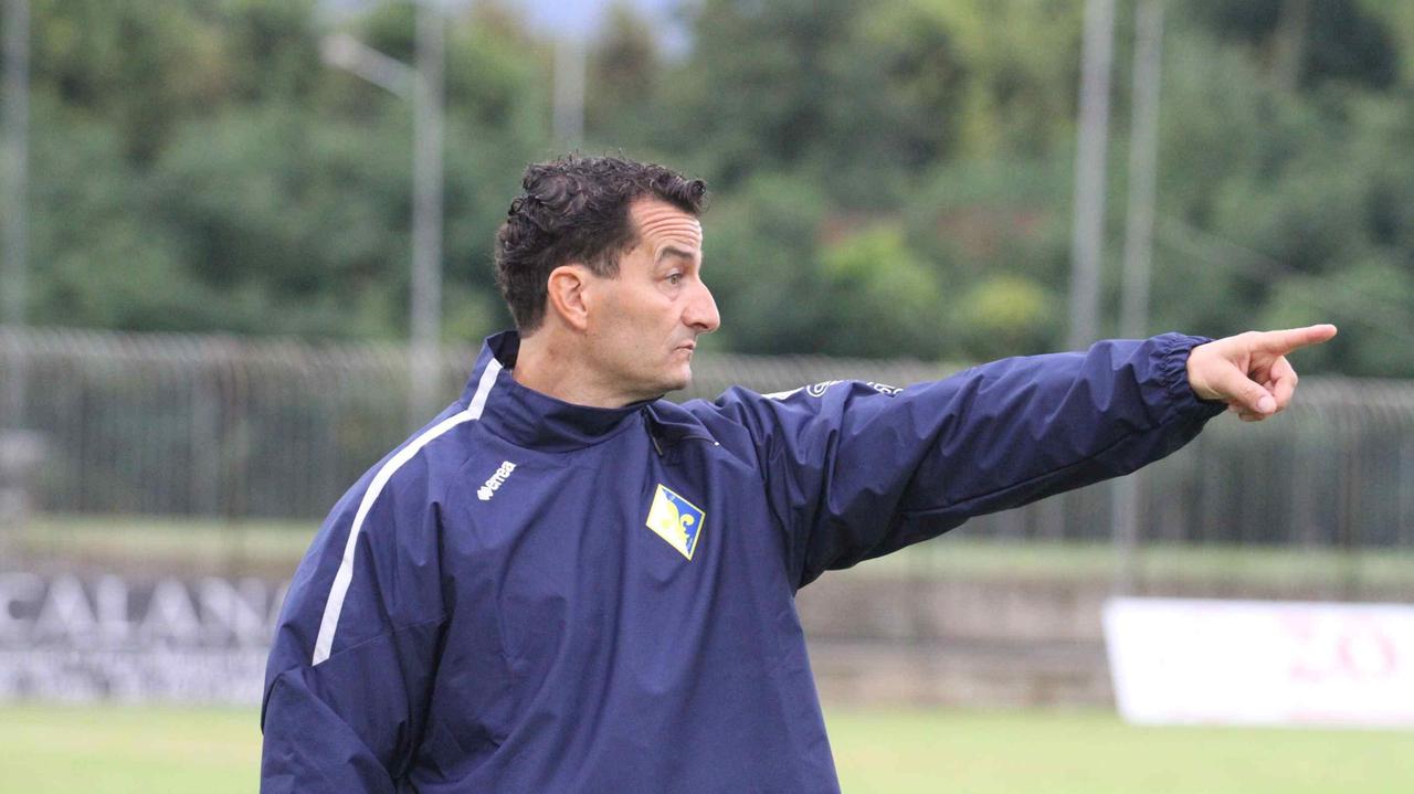 Alessio De Petrillo, allenatore del Prato (foto Batavia)