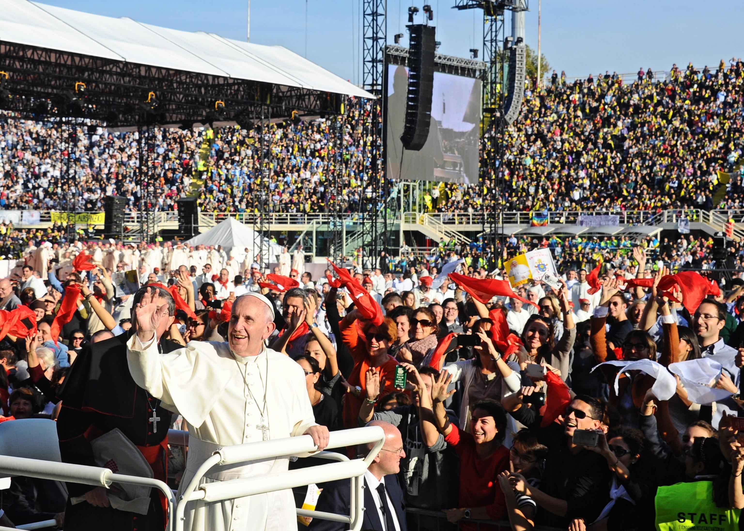 Il papa allo stadio Franchi