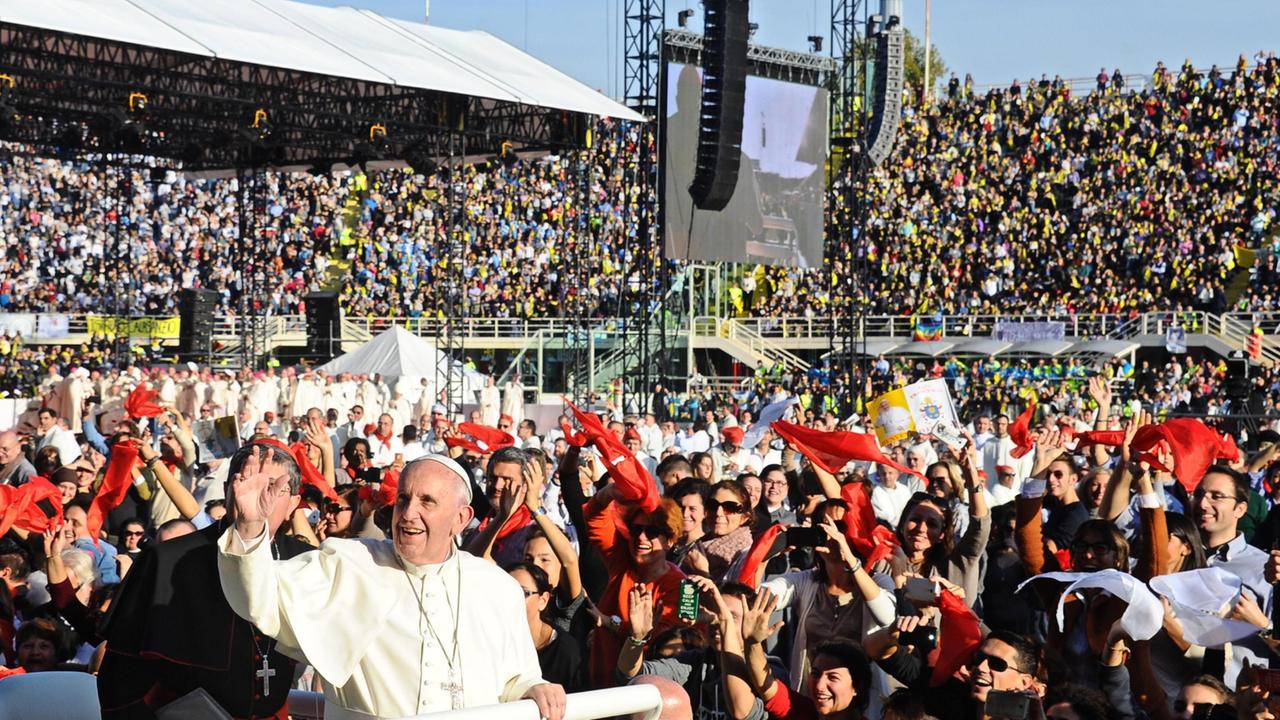 Il papa allo stadio Franchi