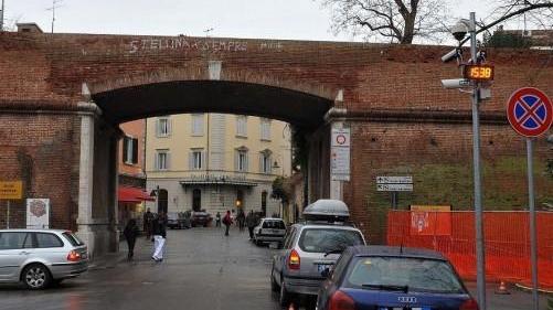 Il varco d'ingresso nella Ztl di Grosseto a Porta Corsica (foto Agenzia Bf)