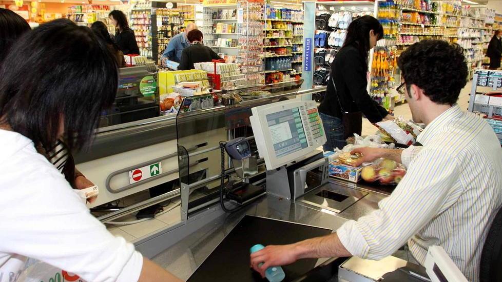 Nove feste senza shopping il Comune si impegna