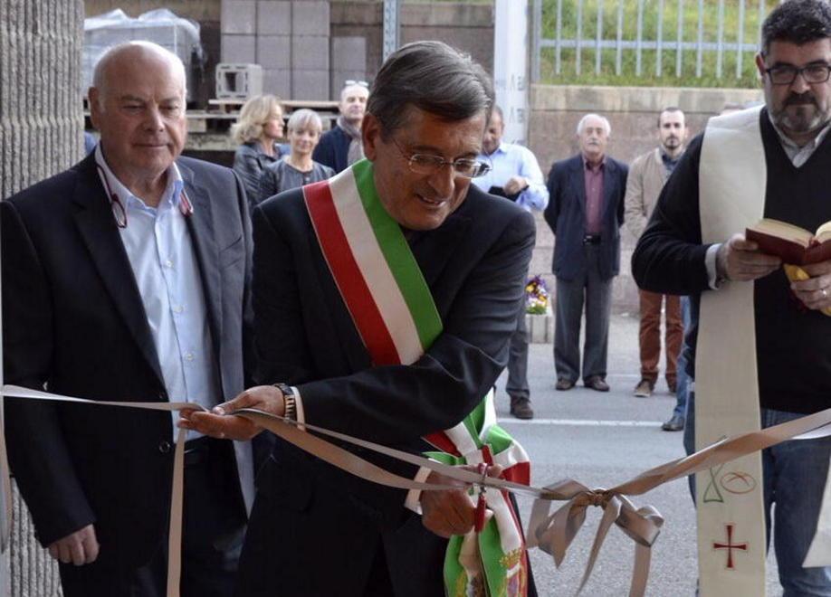 Taglio del nastro, Vallati inaugura il nuovo showroom
