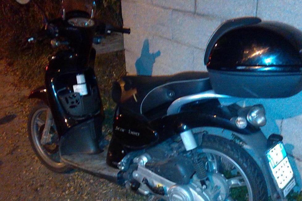 Motorino rubato con una forchetta