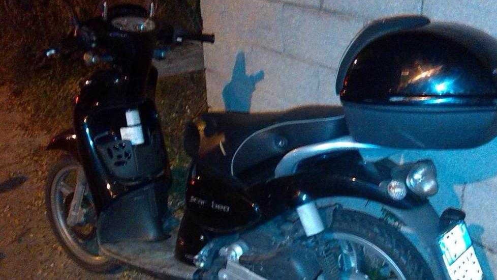 Motorino rubato con una forchetta