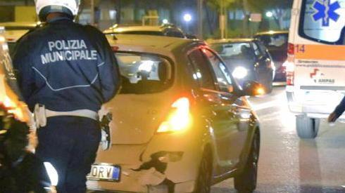 Schianto in Coteto tra auto e scooter diciottenne ferito