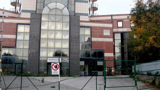 Traslocano gli archivi del catasto, migliaia di pratiche bloccate