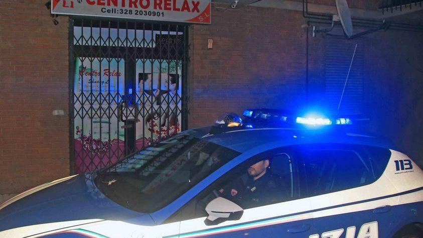 La polizia chiude un altro centro massaggi a Reggio Emilia