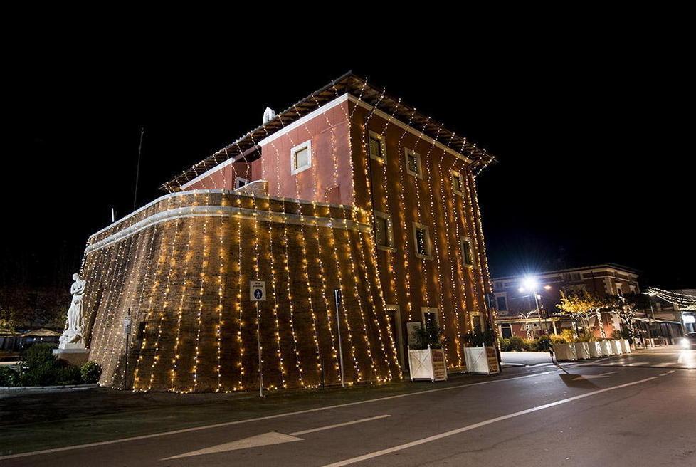Già partita l’illuminazione per Natale