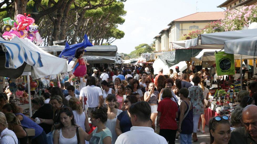 Franceschi all’attacco dei banchi «Piazza Marconi va salvata»
