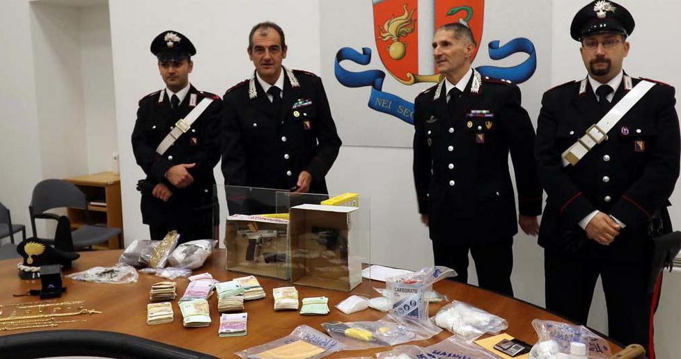 Spaccio di droga, arrestati tre massesi 