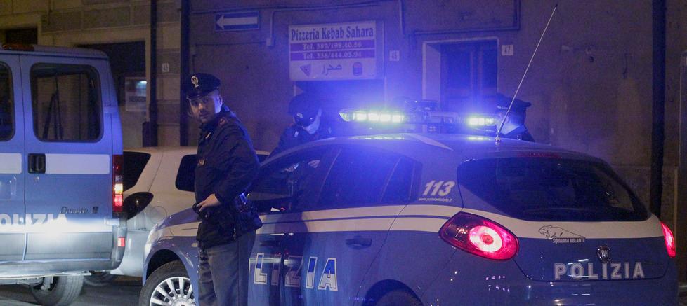 Modena, zona Tempio: rapinato con il coltello alla gola 