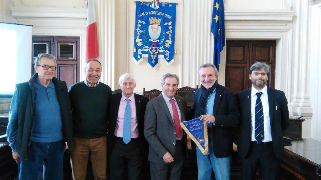 I rappresentanti della Federazione italiana scherma con il sindaco Bellandi in municipio