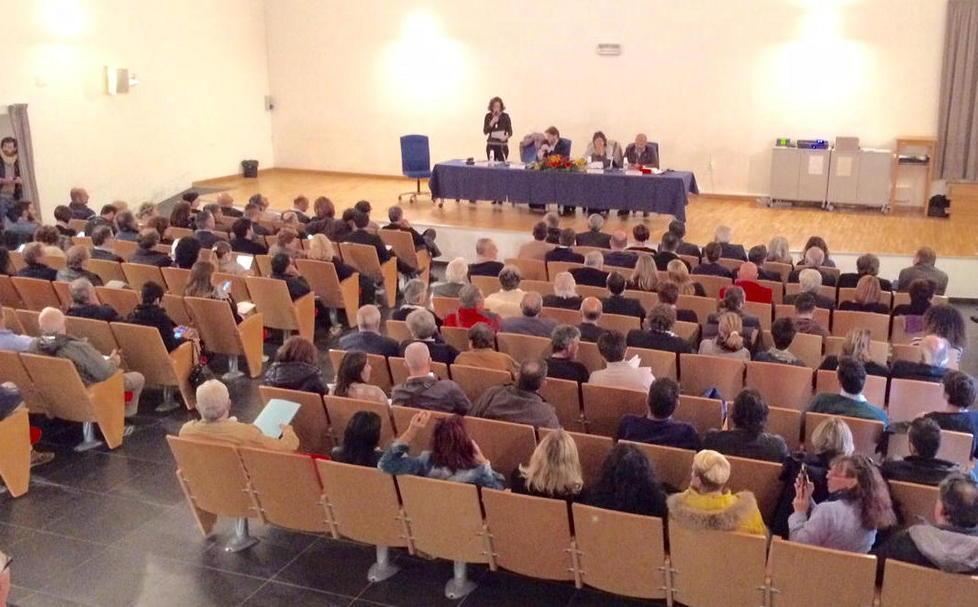 La sala don Nardini durante il consiglio comunale aperto sulla sanità (foto Falorni/Silvi)