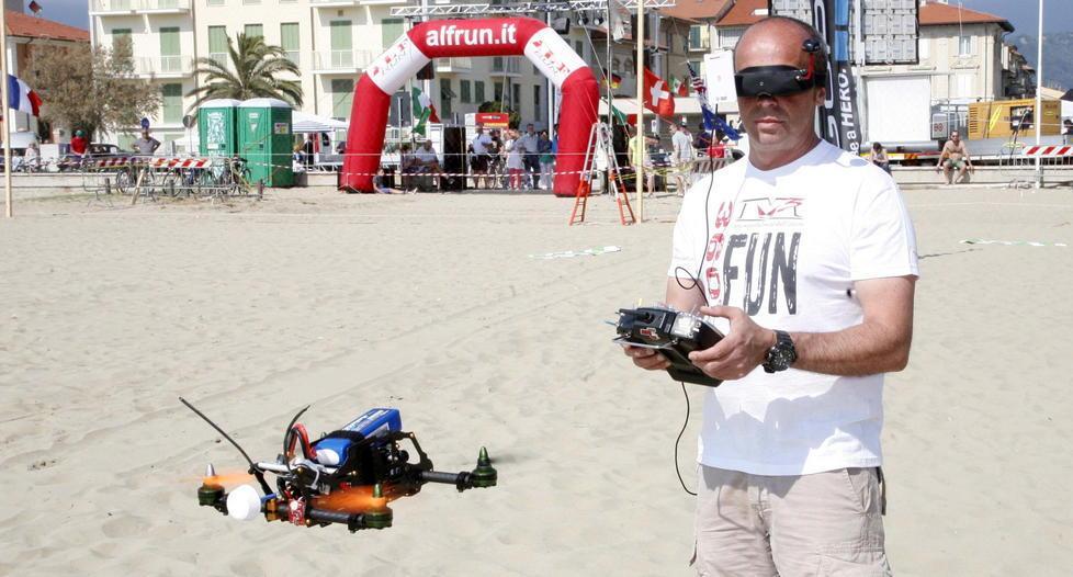 A Lido un festival del volo con droni e gare di parafly 