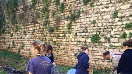 Rimosse due tonnellate di rifiuti