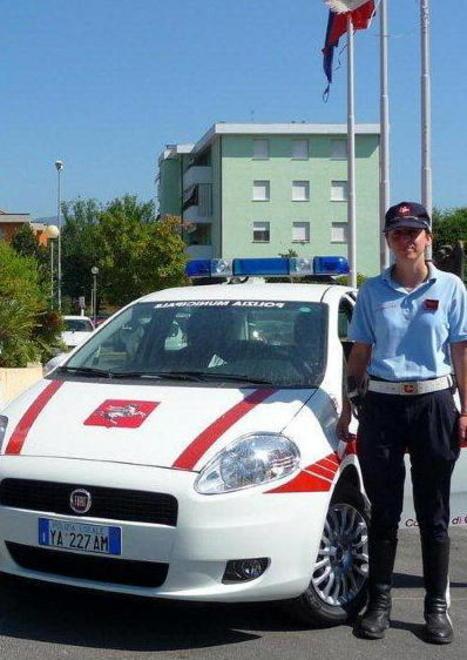 Camionista urta scooter e se ne va 