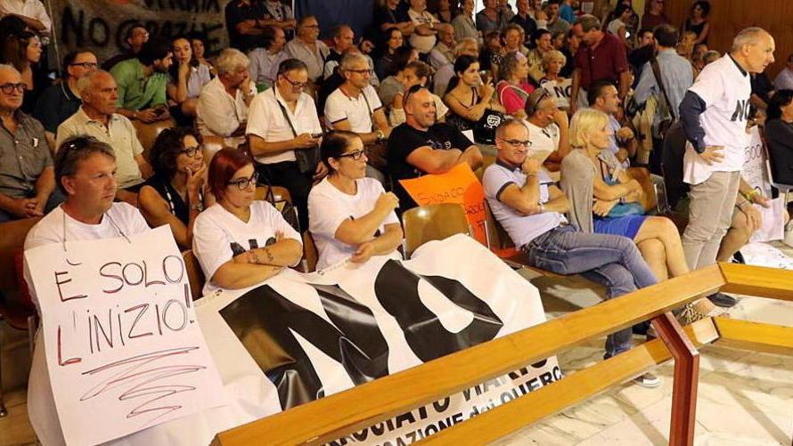 Lotta al cemento comitati ancora sulle barricate