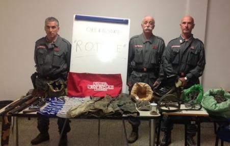 Attiravano i cinghiali nei campi per ucciderli 