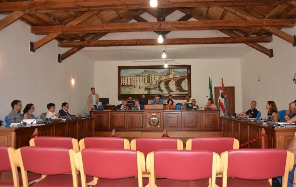 Sì al quinto assessore, ma verifica sui poteri 