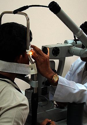 Un paziente sottoposto a laserterapia dopo il distacco della retina