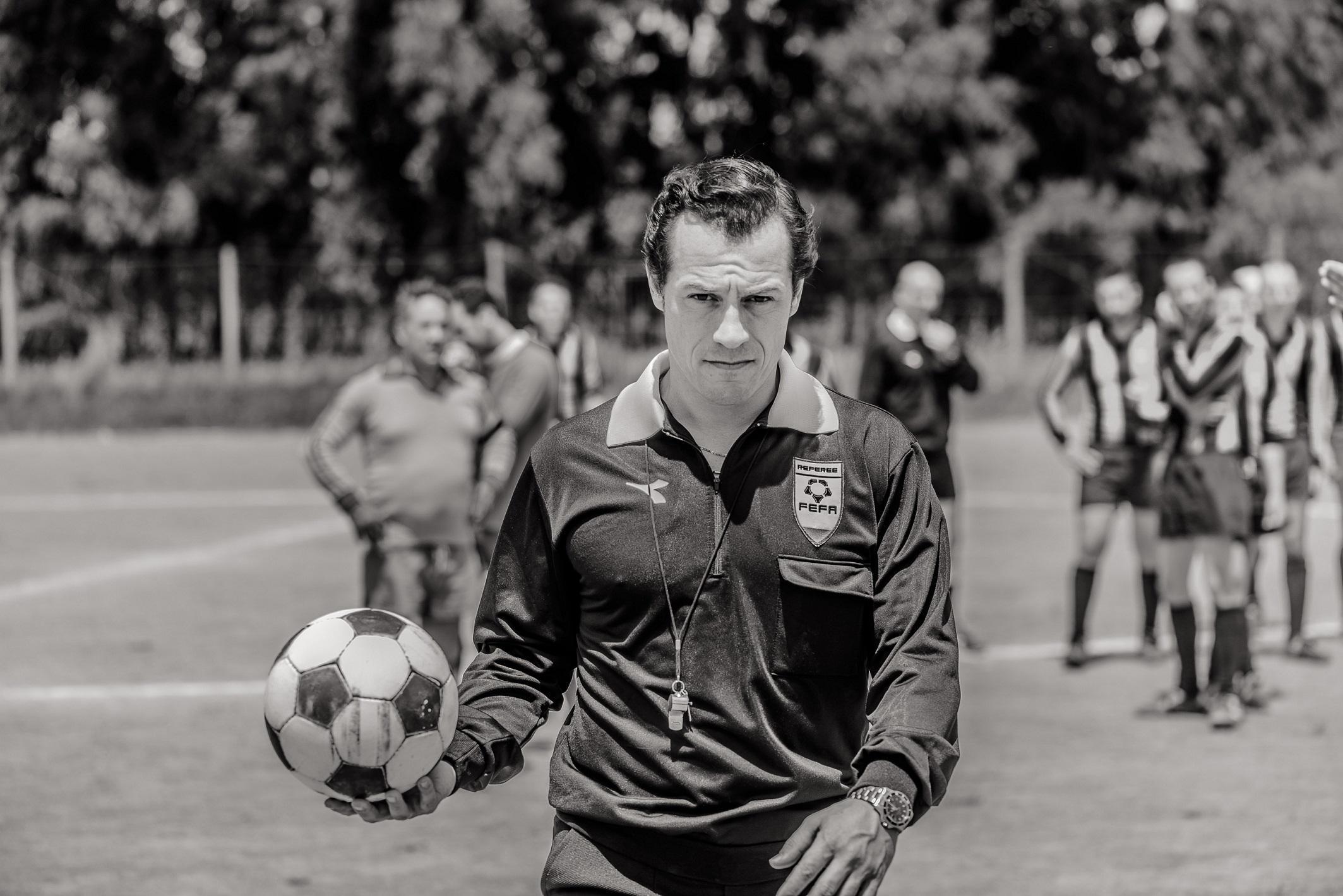 Stefano Accorsi nel film «L'arbitro»