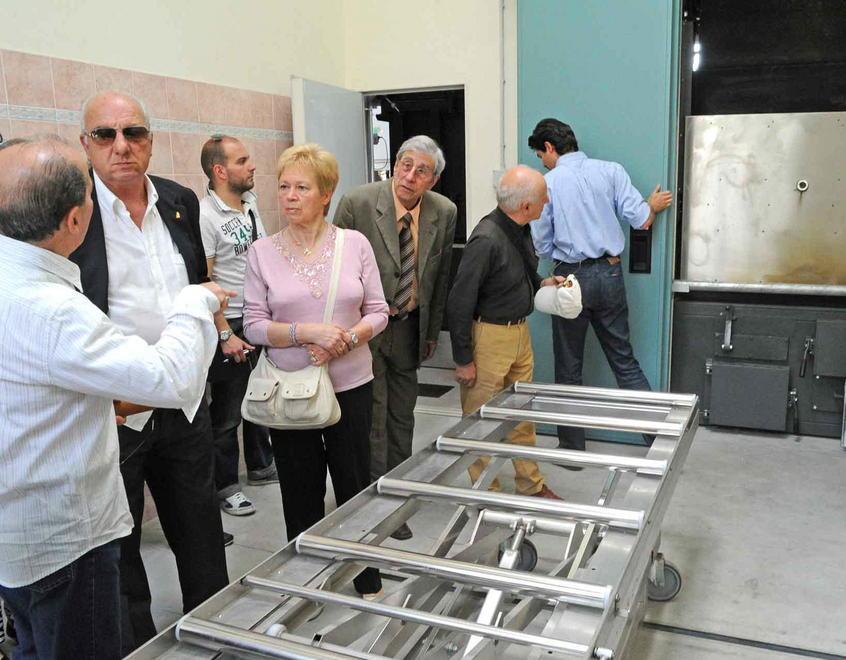 Cremazioni, ricorso al Tar contro le tariffe dimezzate dal Comune 