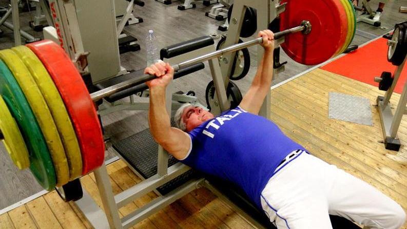 Ilio Polese a 74 anni fa il record del mondo di sollevamento pesi